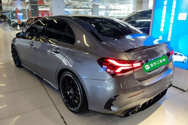 Mercedes-Benz A 35 L 2020 — 4