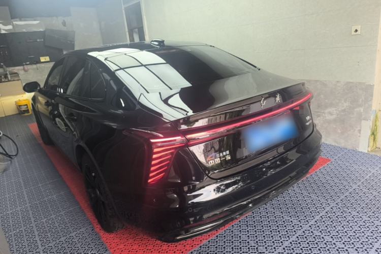 Hongqi H5 2025 — 4