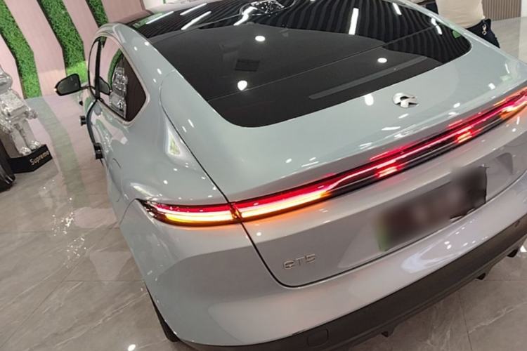 NIO ET5 2024 — 4