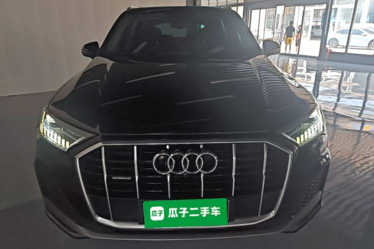 Audi Q7 2021 — 2