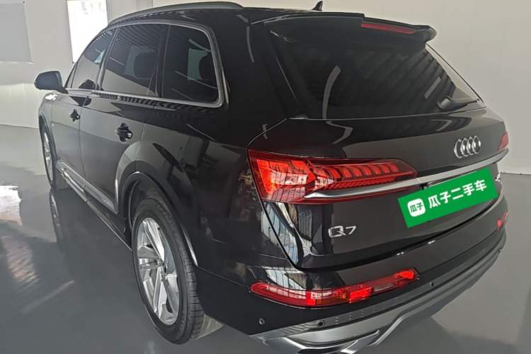 Audi Q7 2021 — 4