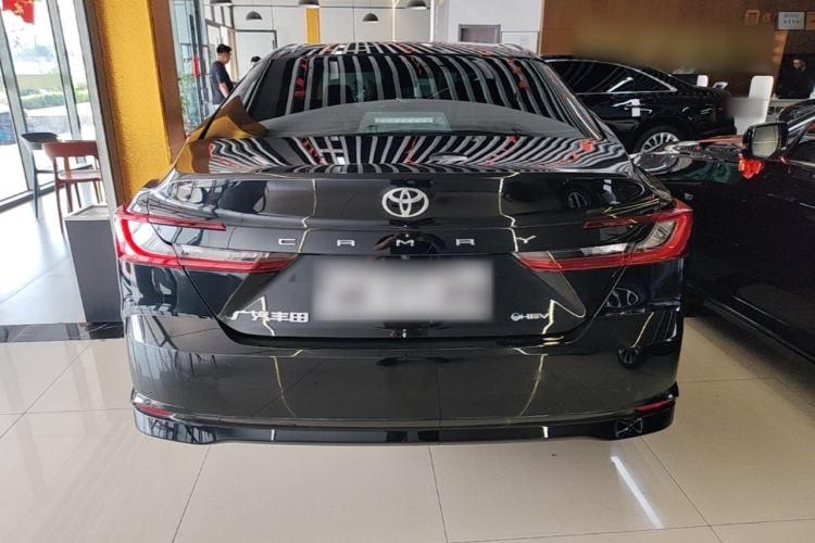 Toyota Camry 2024 — 5