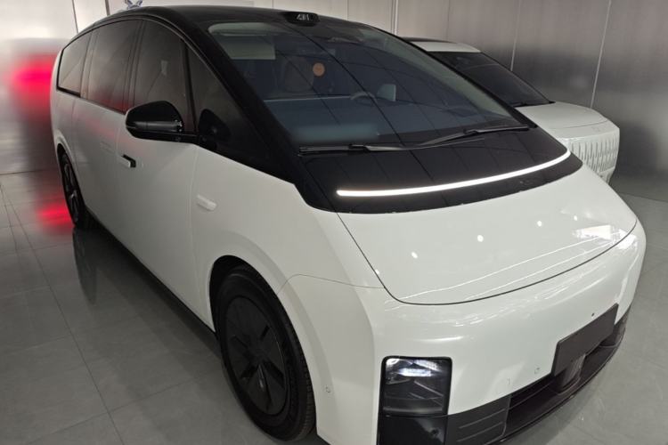 Li Auto MEGA 2025 — 3