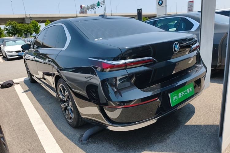 BMW 735Li 2023 — 4