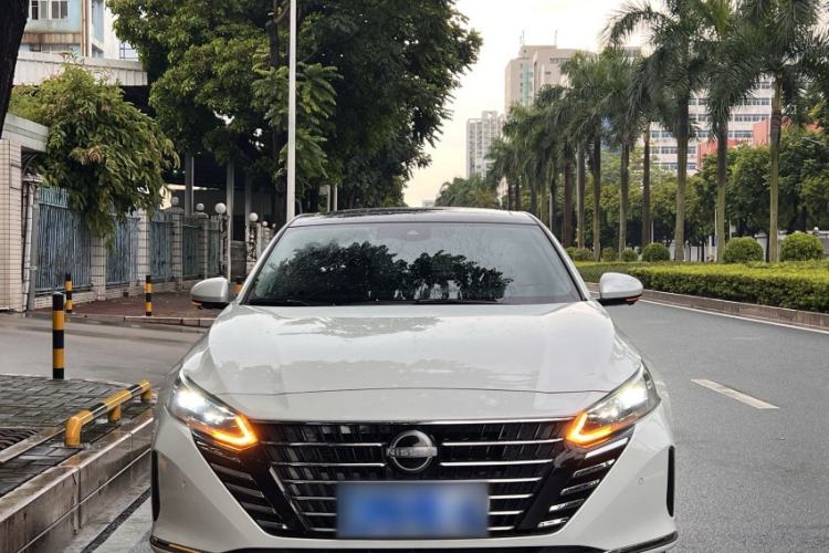Nissan Altima 2022 — фото 3