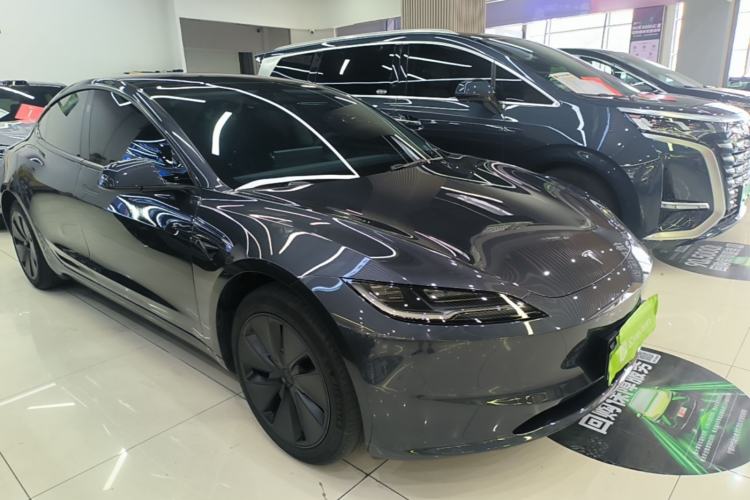 Tesla Model 3 2023 — 3