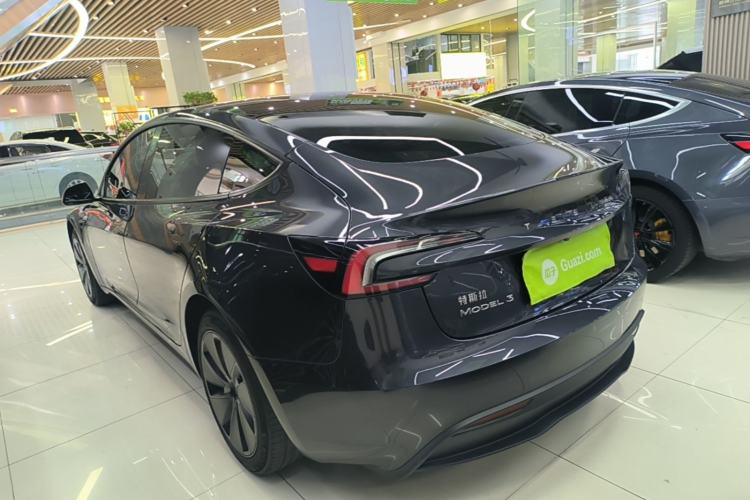 Tesla Model 3 2023 — 4