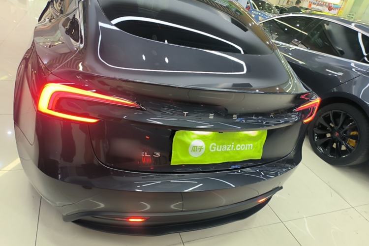 Tesla Model 3 2023 — 5