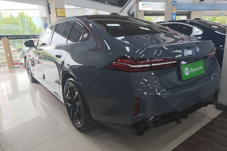 BMW 525Li 2024 — 4