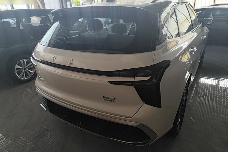 Hongqi HS3 2025 — 5