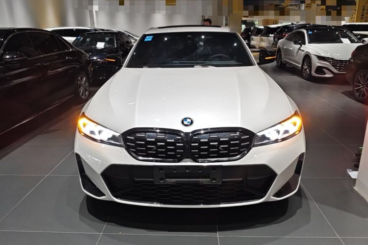 BMW 325i 2024 — 2