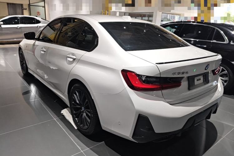 BMW 325i 2024 — 4