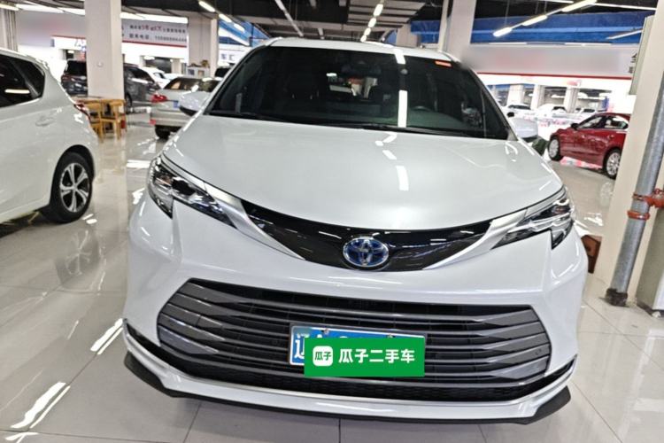Toyota Sienna 2021 — фото 2