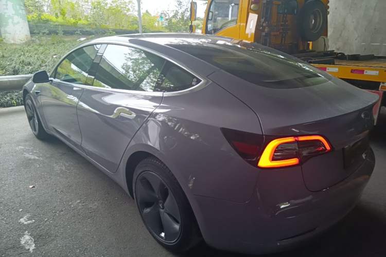 Tesla Model 3 2020 — 4