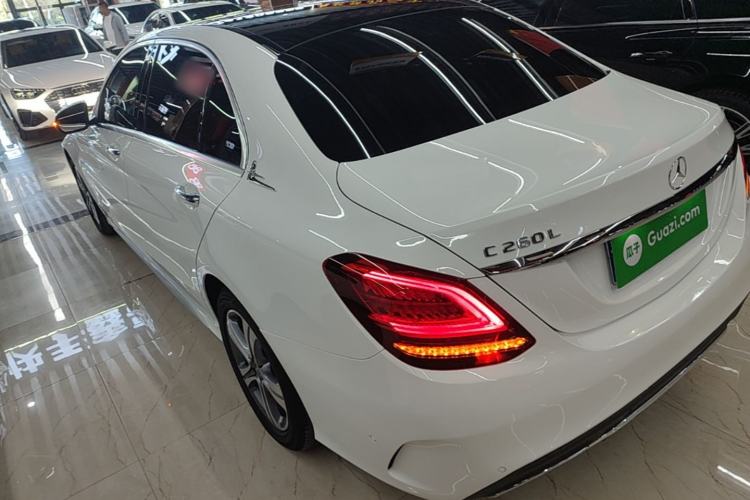 Mercedes-Benz C 260 L 2020 — 4