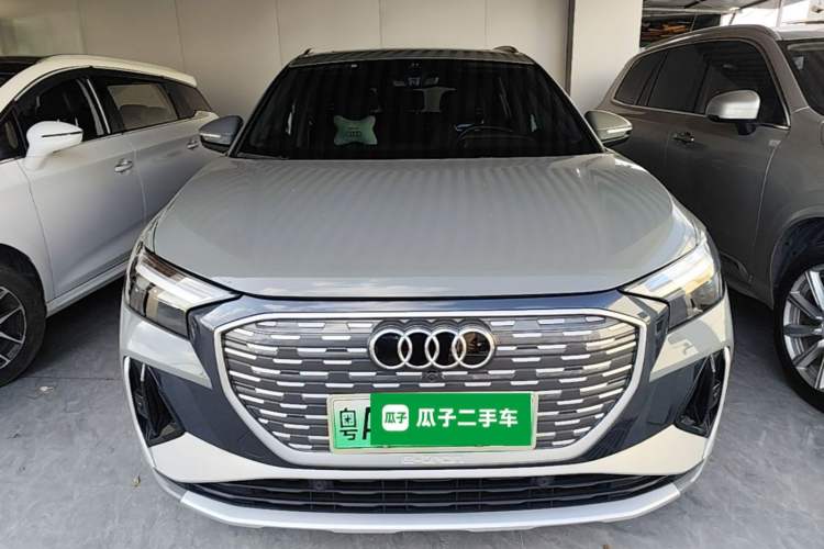 Audi Q4 e-tron 2023 — фото 2
