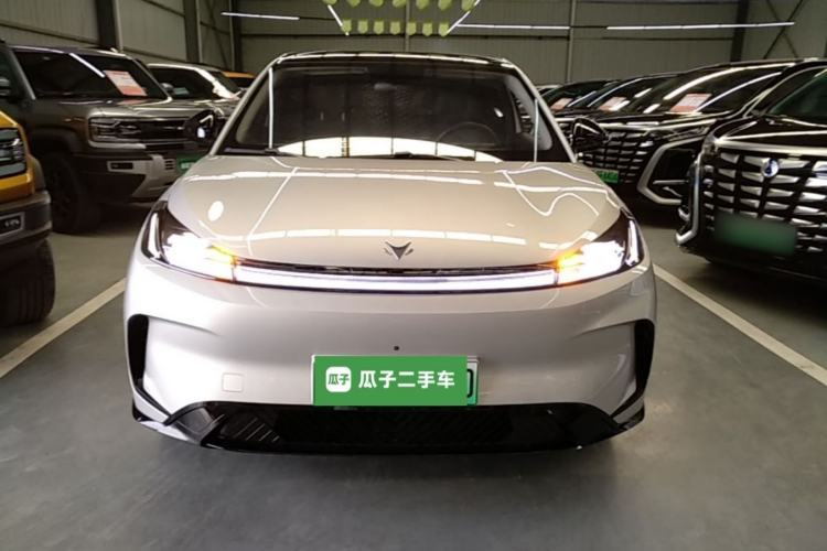 Arcfox T1 2025 — 2