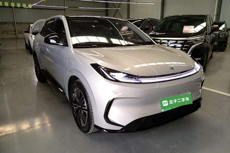 Arcfox T1 2025 — 3