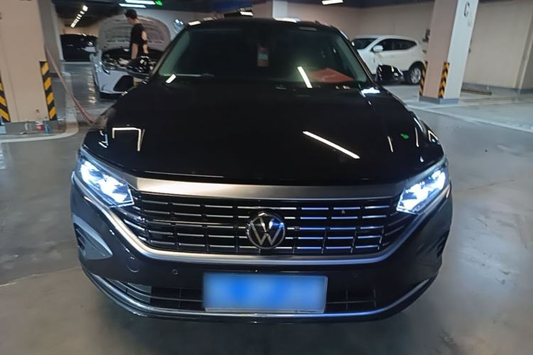 Volkswagen Passat 2025 — 2