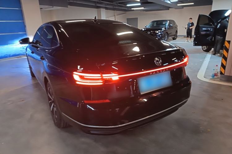 Volkswagen Passat 2025 — 4