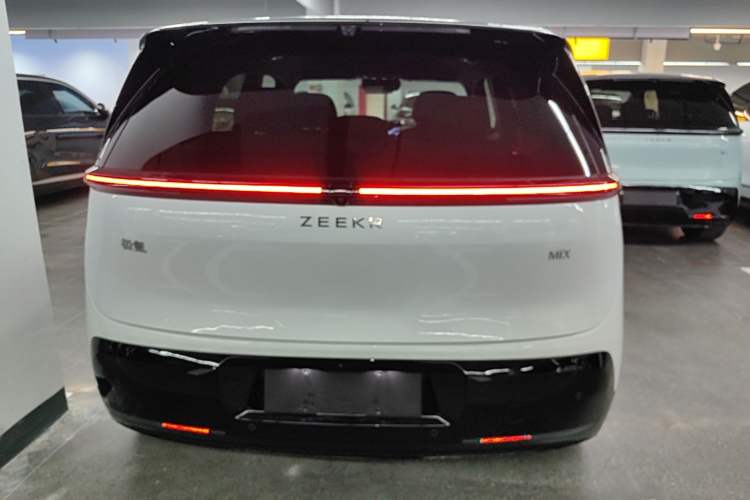 Zeekr MIX 2025 — 5