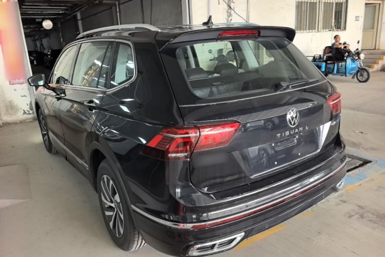 Volkswagen Tiguan L 2023 — 4