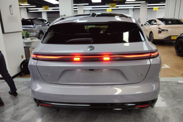 NIO ET5T 2025 — 5