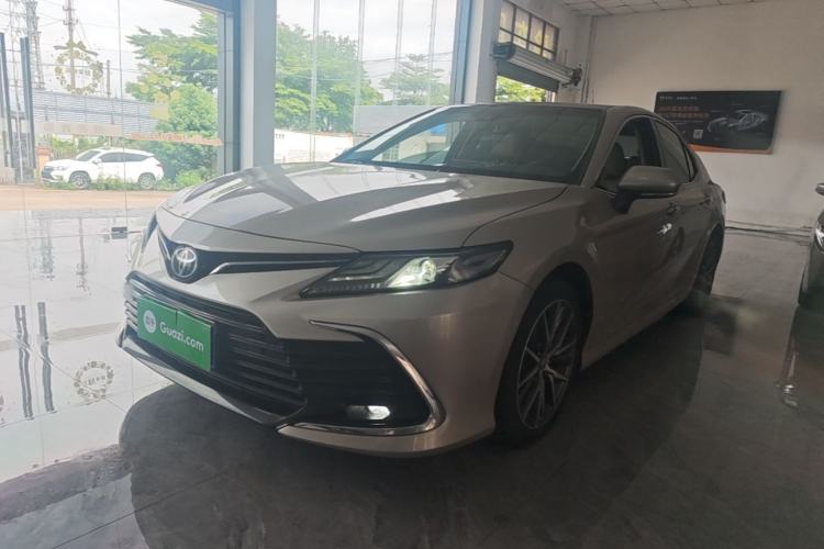 Toyota Camry 2021 — фото 1
