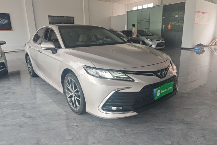 Toyota Camry 2021 — фото 3