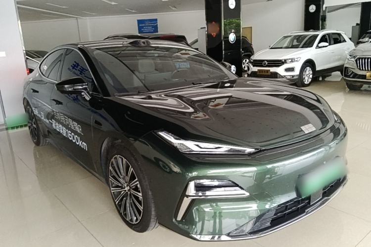 Geely Galaxy 8 2025 — 3