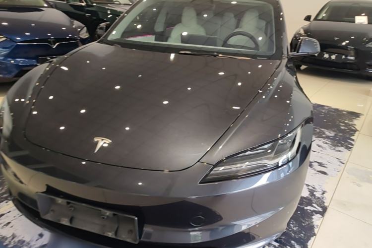 Tesla Model 3 2023 — 2