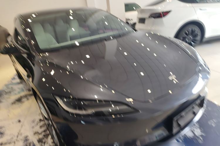 Tesla Model 3 2023 — 3