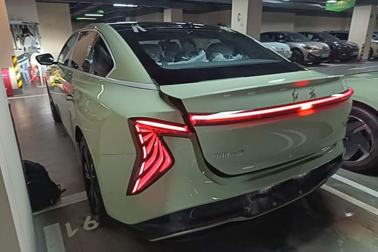 Hongqi EH7 2025 — 4
