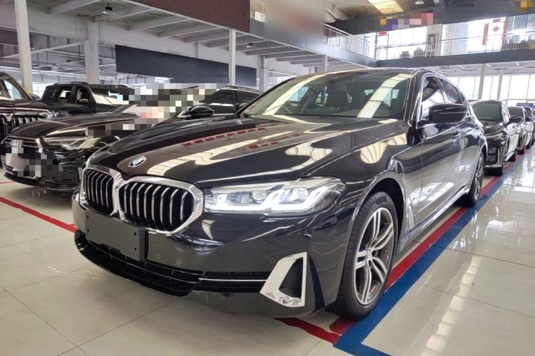 BMW 5 series 2023 — фото 1