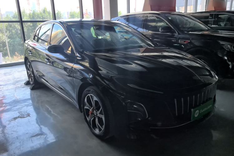 Hongqi E-QM5 2023 — 3