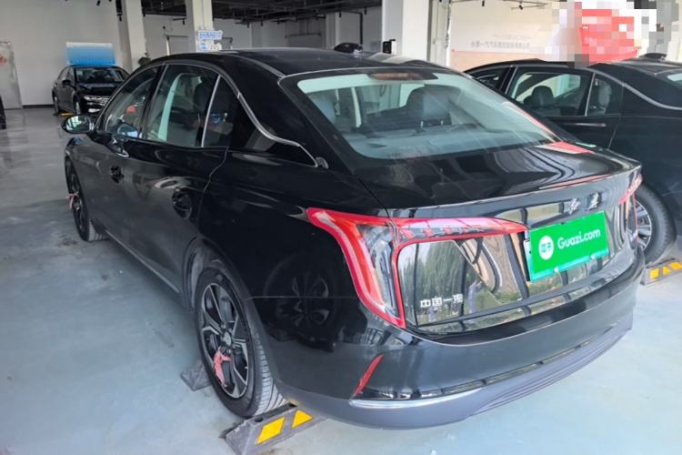 Hongqi E-QM5 2023 — 4