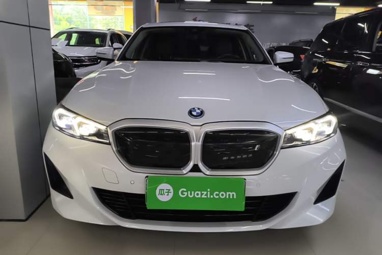 BMW i3 2022 — 2