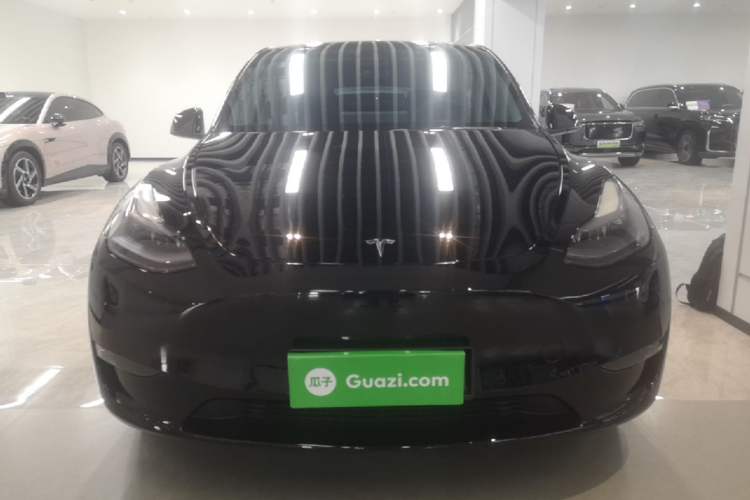 Tesla Model Y 2022 — 2