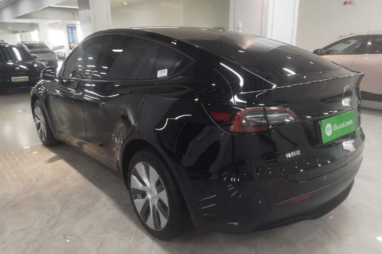 Tesla Model Y 2022 — 4