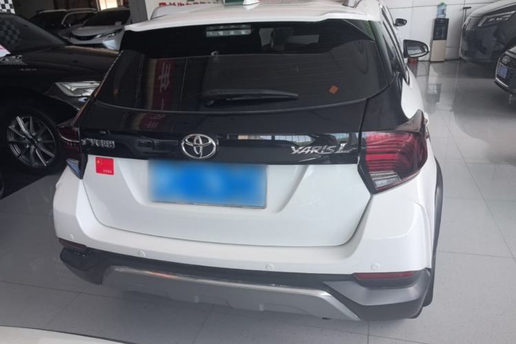Toyota YARiS L 2022 — 5