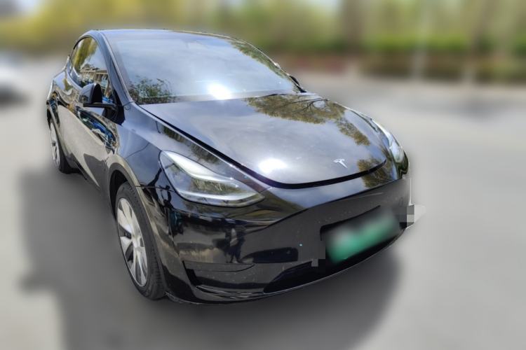 Tesla Model Y 2022 — 3