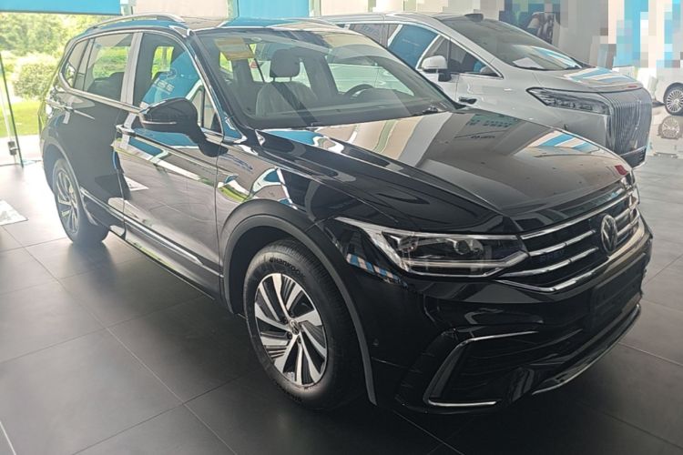 Volkswagen Tiguan L 2023 — фото 3