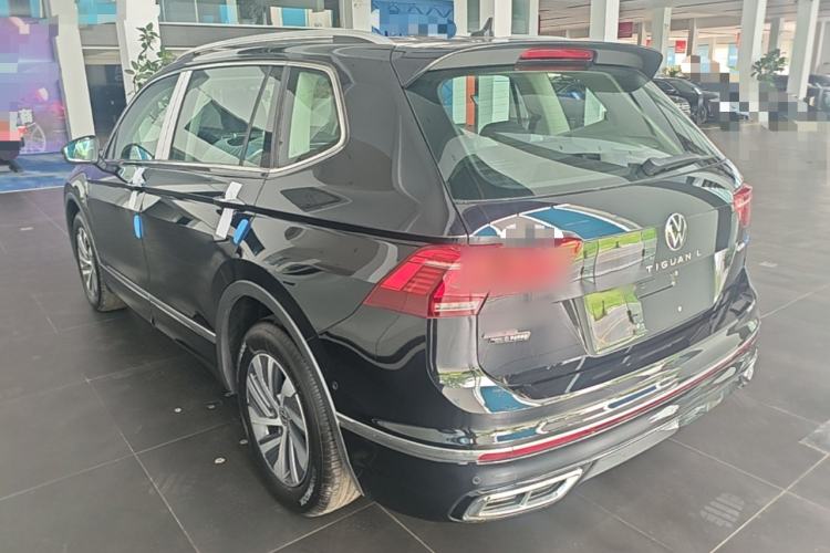 Volkswagen Tiguan L 2023 — фото 4