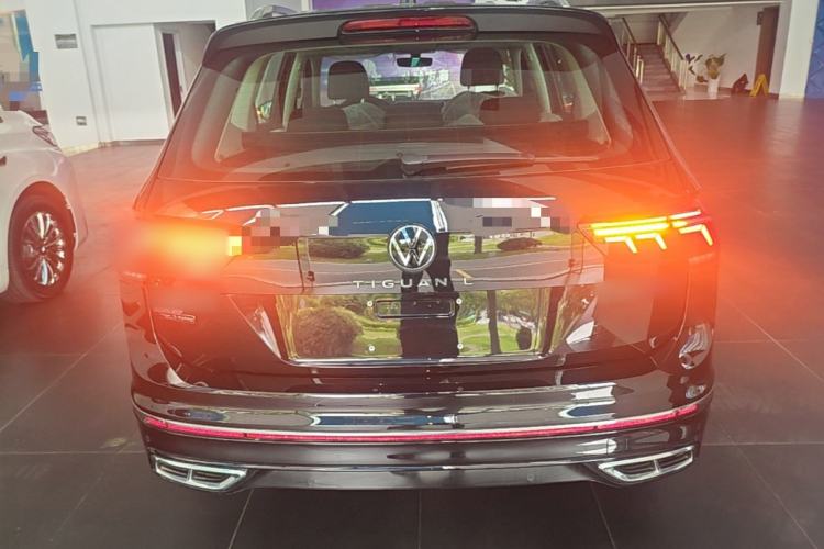 Volkswagen Tiguan L 2023 — фото 5