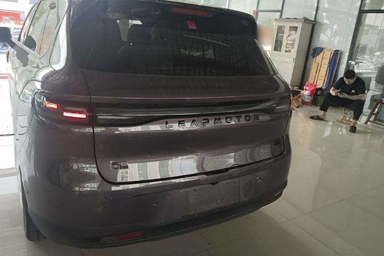 Leapmotor B10 2025 — 5