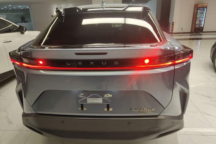 Lexus RZ 450e 2023 — 5