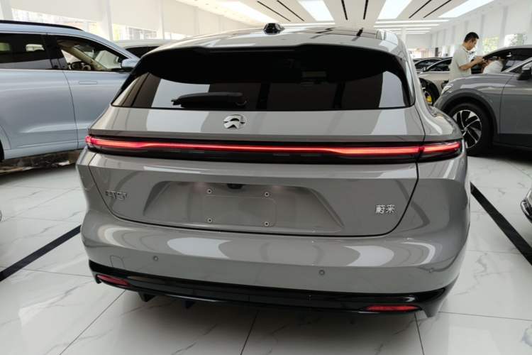 NIO ET5T 2025 — 5