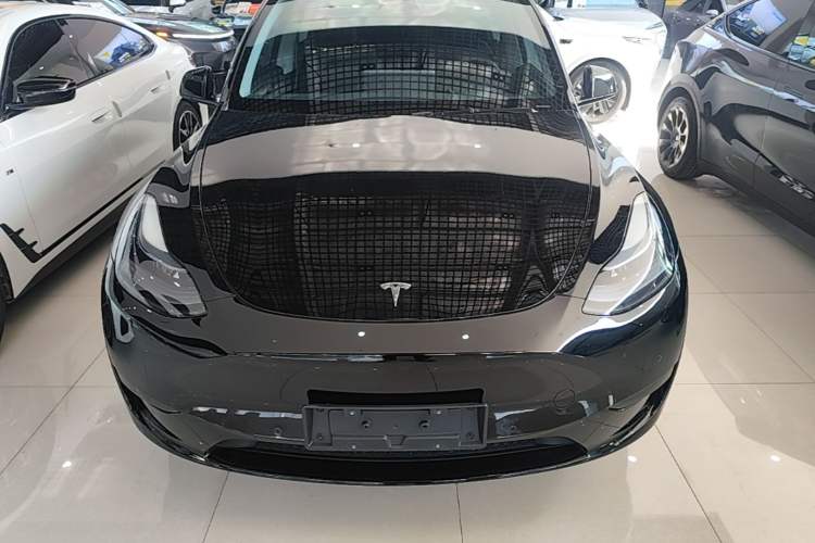 Tesla Model Y 2022 — 2