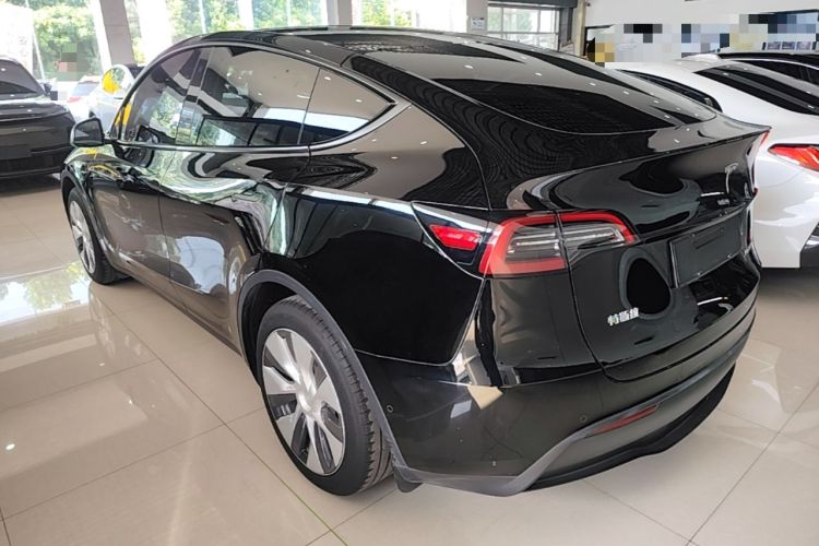 Tesla Model Y 2022 — 4