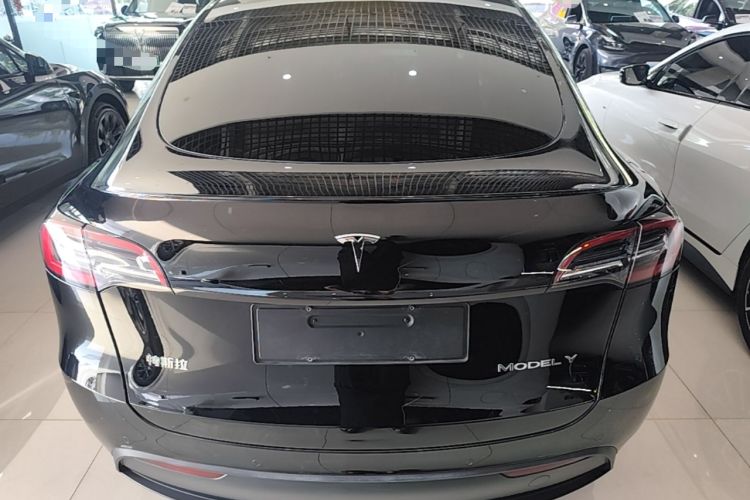 Tesla Model Y 2022 — 5